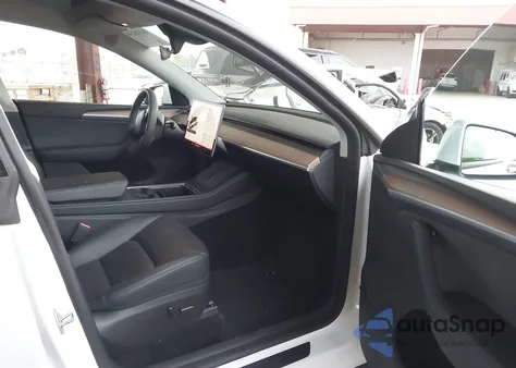 2024 Tesla Model Y Long Range Dual Motor All-Wheel Drive from USA, damaged, VIN 7SAYGDEE0RA252792